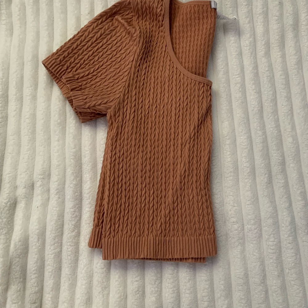 Stylish Tan Crop Top - Picture 3 of 4